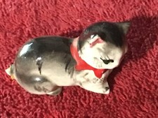 Porcelain Miniature Cat: Balck