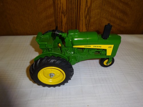 ERTL JOHN DEERE TRACTOR MODEL 630 LP SPECIAL EDITION DIECAST 1/16TH - Picture 2 of 3