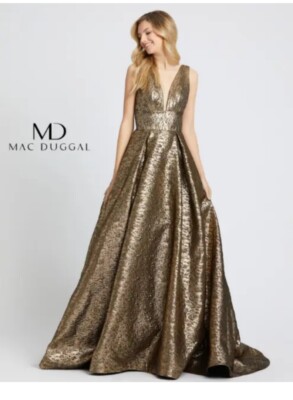 green emerald velvet dress Mac Duggal Women's Ieena Metallic Off The Shoulder Gown main image 1