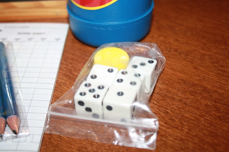 Yahtzee Nostalgia Game Series Wood Box - Parker Brothers 2007 - Image 4 of 4