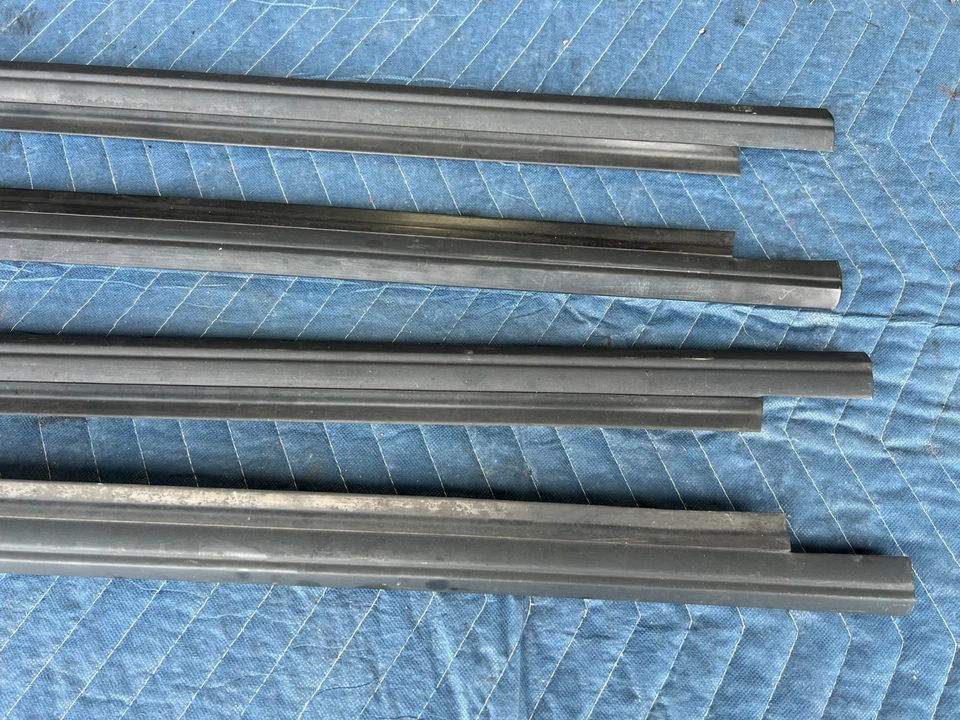 Volvo 740 940 1989-1995 sedán izquierda derecha ventana trasera juego de 4 sellos OEM #3747EM Foto 3 de 4