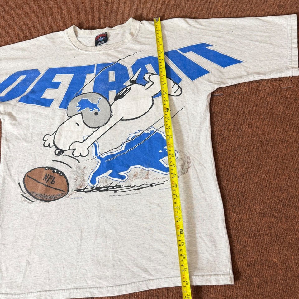 Vintage 1994 Detroit Lions Snoopy T-Shirt Garment Graphics Peanuts ...