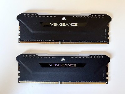 CORSAIR VENGEANCE RGB PRO SL 32 GB (2 x 16 GB) DDR4 DRAM 3.200 MHz C16  Schwarz