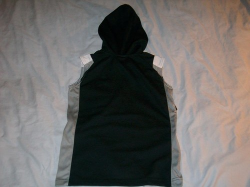San Antonio Spurs NBA Zipway Hoodie Black Sleeveless Shirt Boy's Small 8 used - Picture 4 of 5