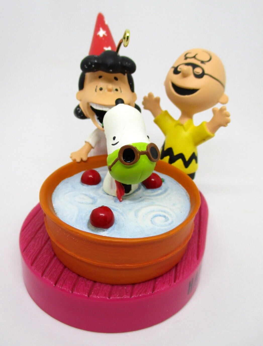 Hallmark Halloween Ornament PEANUTS 2012 BOBBING FOR APPLES TESTED n/bx