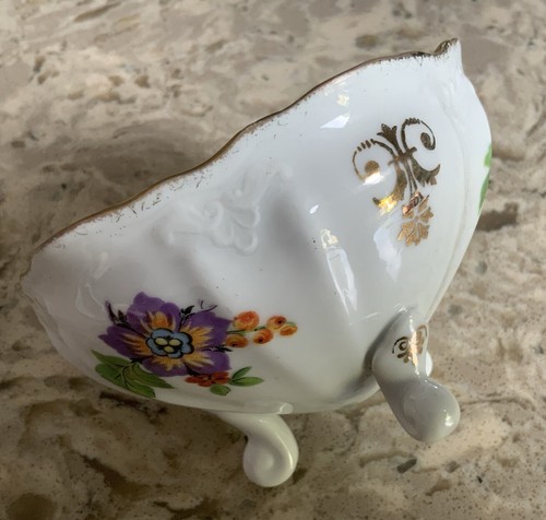 VINTAGE German Fluted Three-legged Trinket Dish Floral Design Gold Embellishment - Afbeelding 6 van 8