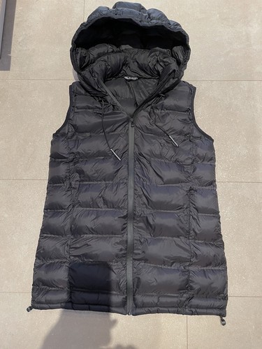 womens zara black puffer gilet size 