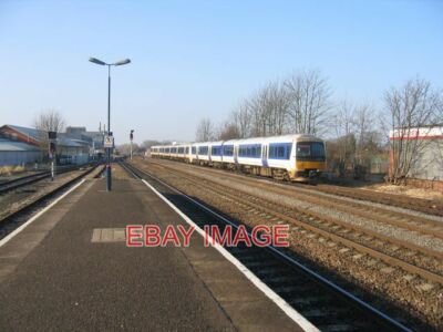 FOTO LEAMINGTON SPA STATION UND KREUZUNG MIT BLICK NACH WESTEN VON LEAMINGTON SPA STAT