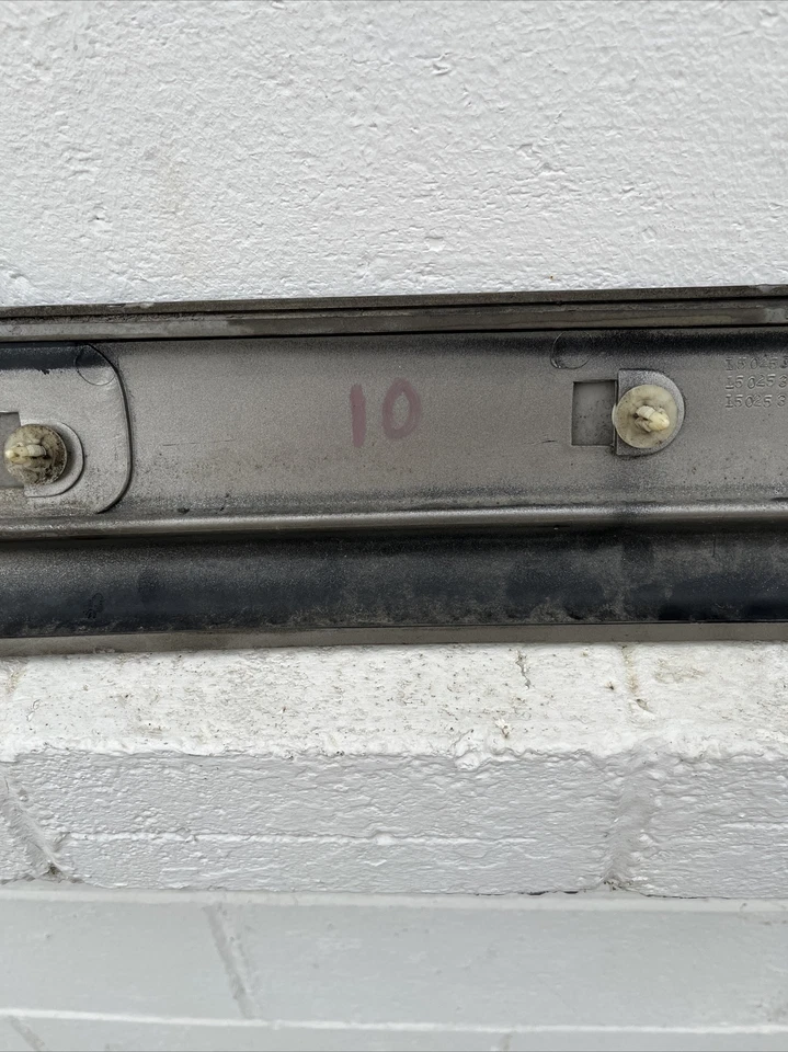 Chevy GMC S15 JIMMY Lower Tailgate TRIM MOULDING Genuine OEM 15721129 GRAY OEM - Image 3 of 4