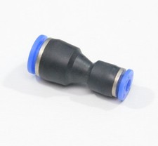 8 mm to 4 mm OD Straight Push In to Connect Union Fitting Air Pneumatic