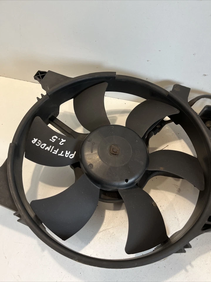 Nissan Pathfinder Cooling Fan 92120Eb400 Genuine 2.5 Dci 2009 - Image 2 of 4