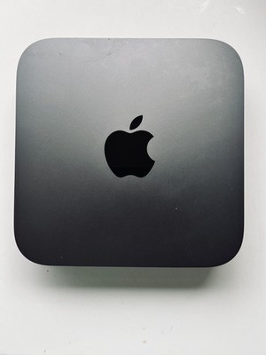 mac mini 2018 i7 3,2Ghz 32gb RAM 512gb SSD + Satechi Port Expander