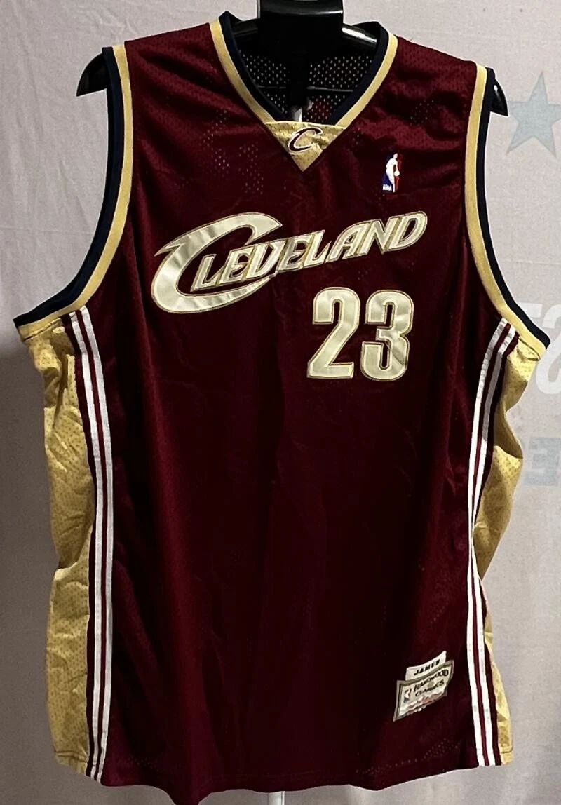 Preços baixos em Cleveland Cavaliers LeBron James NBA Camisas