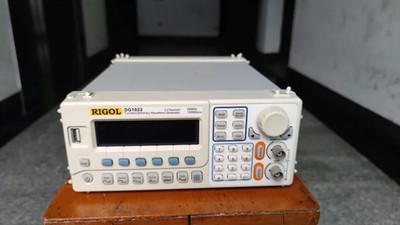 RIGOL-DG1022 FUNCTION/ARBITRARY WAVEFORM GENERATOR 20 MHz,2CHANNEL/pe