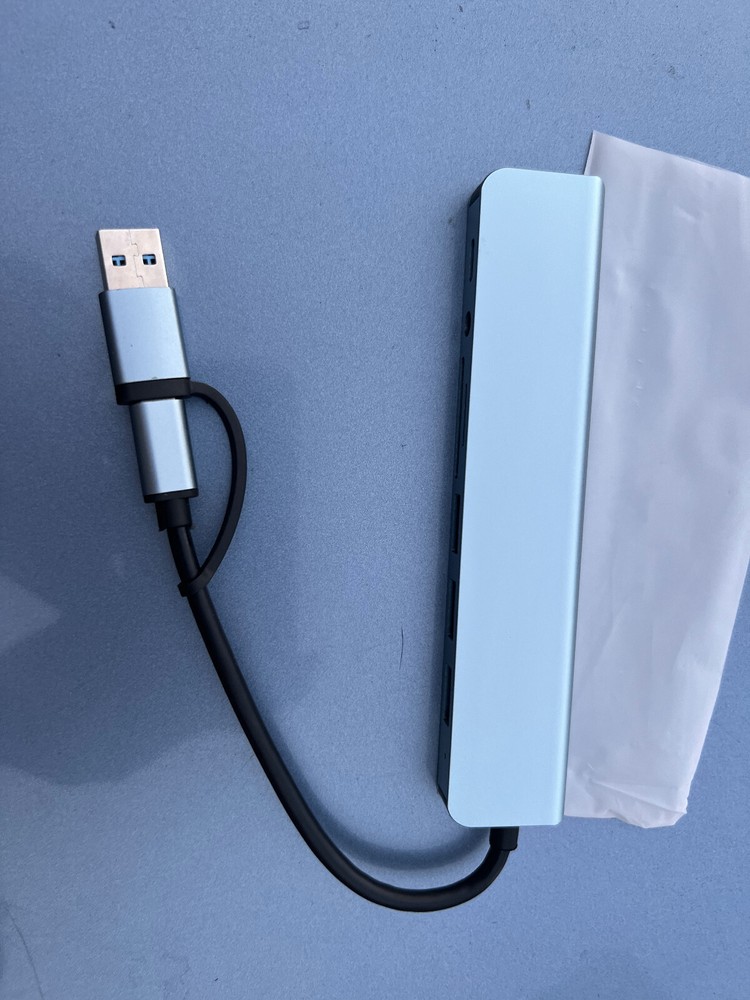 USB hub 8:1: charging/data transfer; w/ type C adaptor; multiple outlet ports
