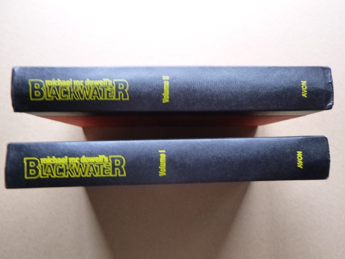 洋書 Blackwater 2 Volumes by Michael McDowell Blackwater: The Complete Saga: McDowell, Michael, Ballingrud