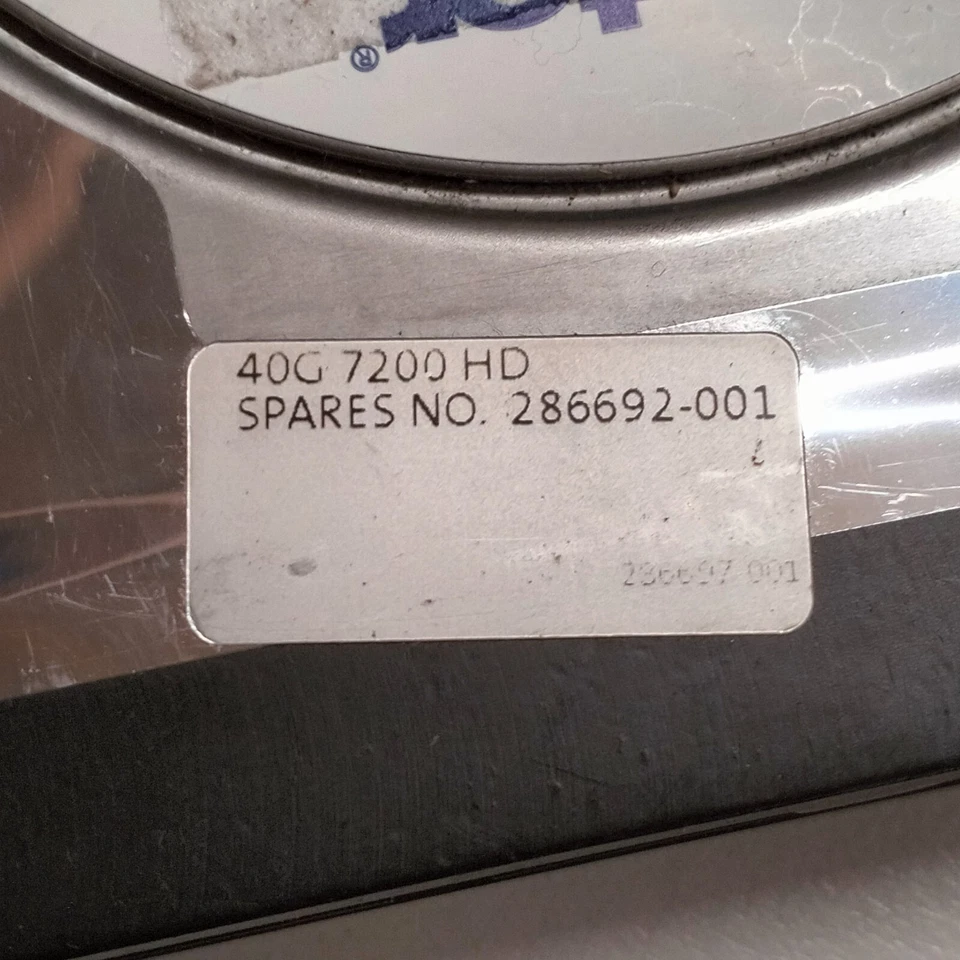 Maxtor DiamondMax Plus 8 40GB 3.5" HDD ATA/133 7200 RPM 294932-001 286692-001 - Image 3 of 4