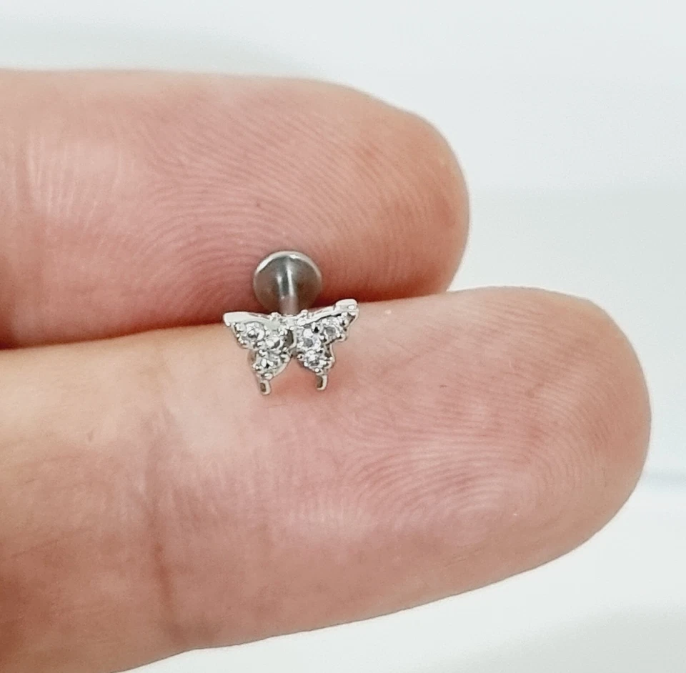 Piercing farfalla con zirconi in acciaio inox per elix trago cartilagine labret - Immagine 4 di 4