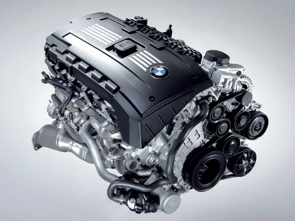 135i engine online