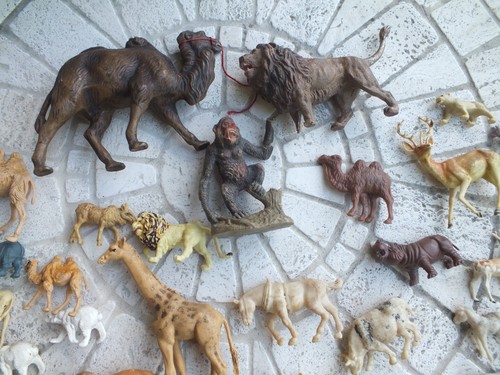 Konvolut alte kleine Tier Figuren -Pferde- Rinder-Elefanten- Krokodil-Giraffen - Picture 3 of 24