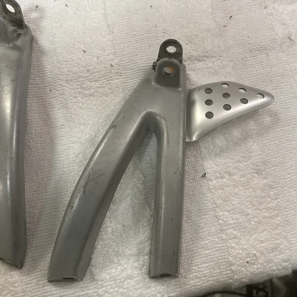 Soportes de montaje de clavija trasera Buell Firebolt & Lightning Xb 12 R Xb 9 R   Foto 3 de 4