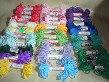 Lot of 32 NEEDLELOFT Plastic Canvas Yarn -- 5