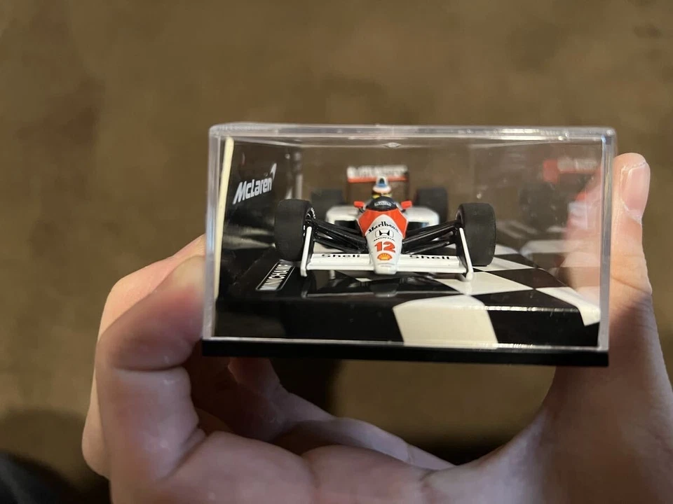 Minichamps 1/43 McLaren Honda MP4/4 2015 TAG Heuer 30th Anniversary Model - Immagine 3 di 4