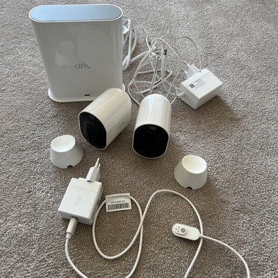 Arlo Pro 5 2K - 2 x Überwachungskamera, Magnethalter, Basisstation /Hub VMB4540