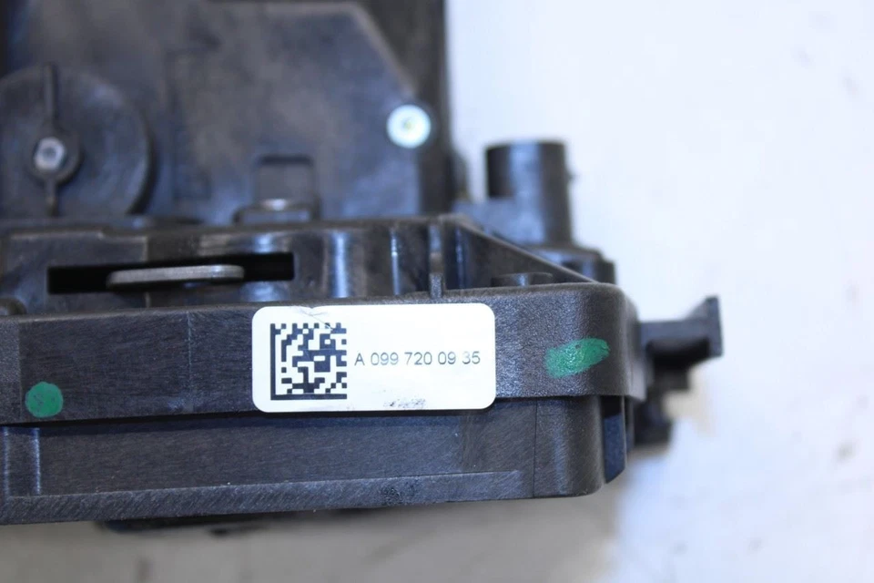 Actuador de cierre de cerradura de puerta delantera izquierda Mercedes-Benz ML350 2006-2015 099-720-09-35 Foto 4 de 4