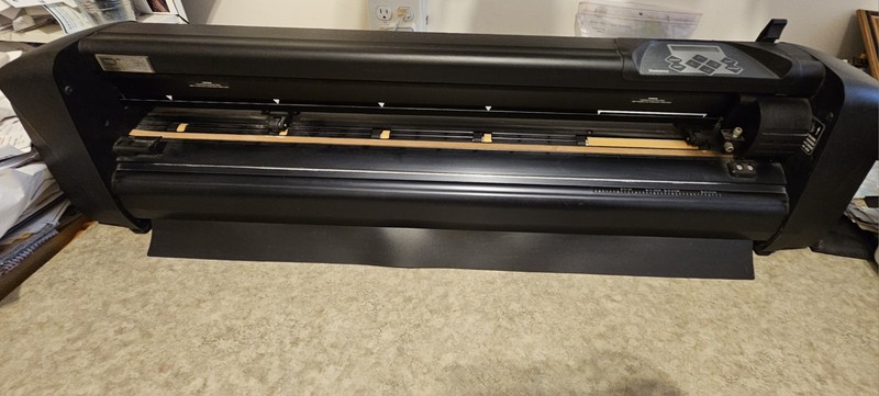 Summa D75 Wide Format Vinyl Cutter Plotter, cuts 30" self adhesive vinyl