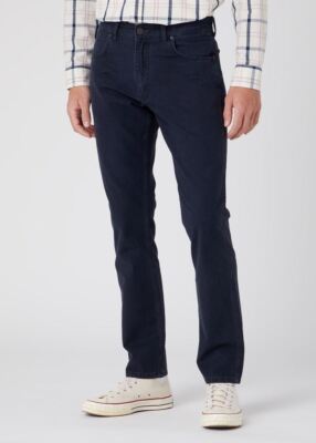 Wrangler Herren Greensboro Jeans gerades Bein weicher Stoff Chino Hose dunkelblau