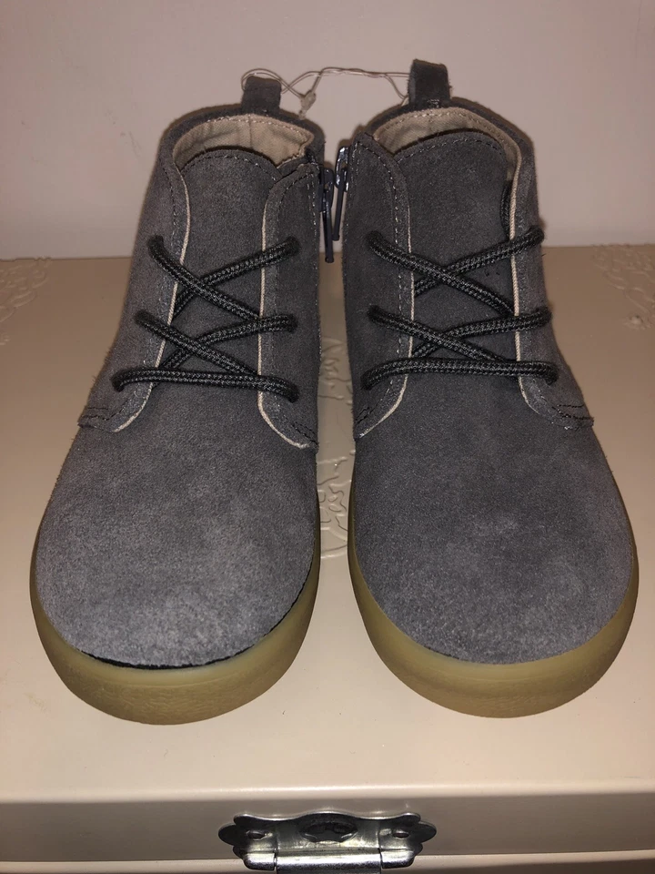 Zapatilla deportiva Gap gris de gamuza para niños pequeños talla 10 Foto 3 de 4