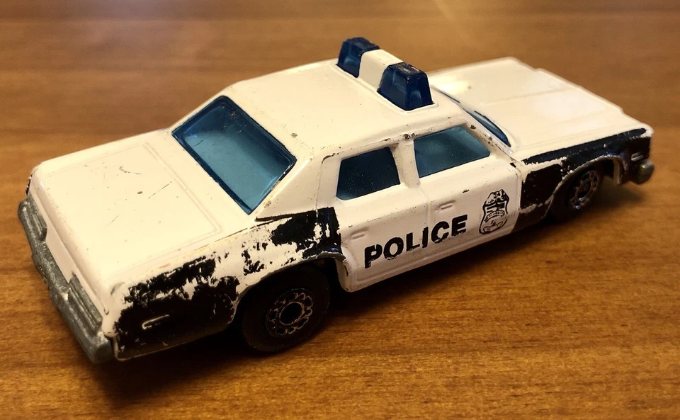 VTG 1979 Matchbox Superfast Lesney #10 Plymouth Gran Fury Police Car Blue Window - Image 3 of 4