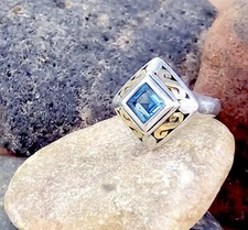 Retired James Avery Size 8 Blue Topaz 14kt Gold .925 Silver Ring 8.11 Grams