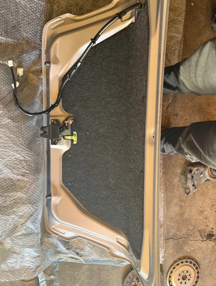 Baúl Subaru WRX SE ADAPTA A WRX/STi 2015-2021 OEM Envíame un mensaje de texto para obtener más información OEM Foto 3 de 3