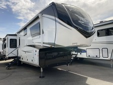 2025 Jayco Pinnacle 38KPTS