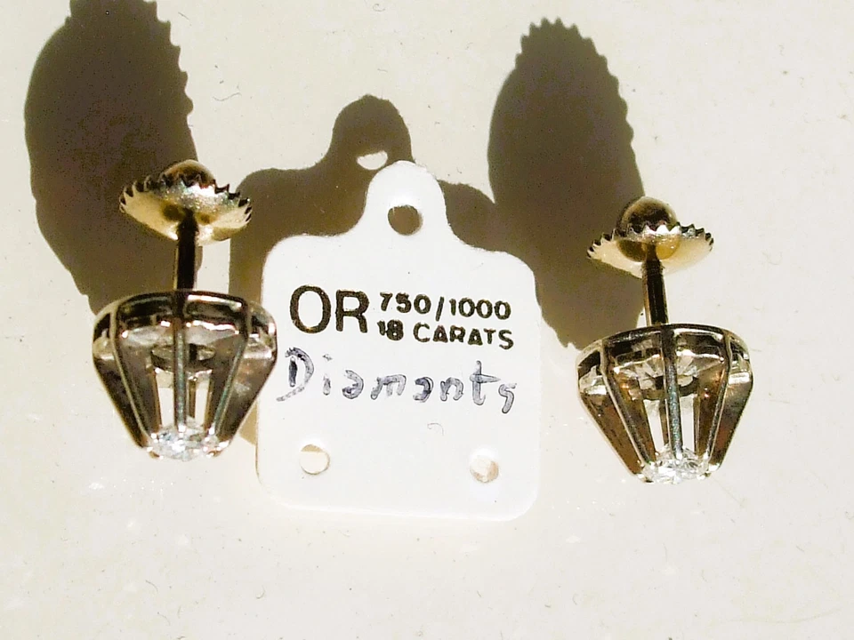 BELLES BOUCLES D'OREILLES ANCIENNES 1940/50 en OR BLANC 18K 750 avec DIAMANT 3mm - Photo 1/4