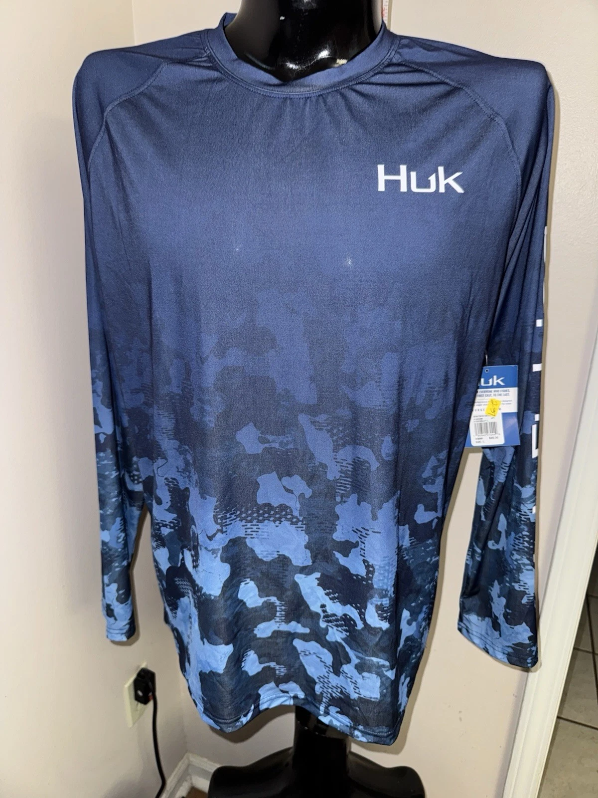 HUK Refraction Blue Camo Fish Fade Performance Fishing Shirt Adult Large New
Opens in a new window o