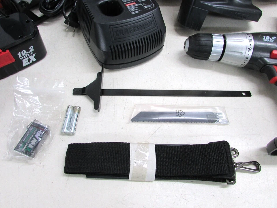 NICE! CRAFTSMAN 19.2V CORDLESS 4-piece KIT, w/ SOFT CASE TRAVEL BAG - Image 3 of 4