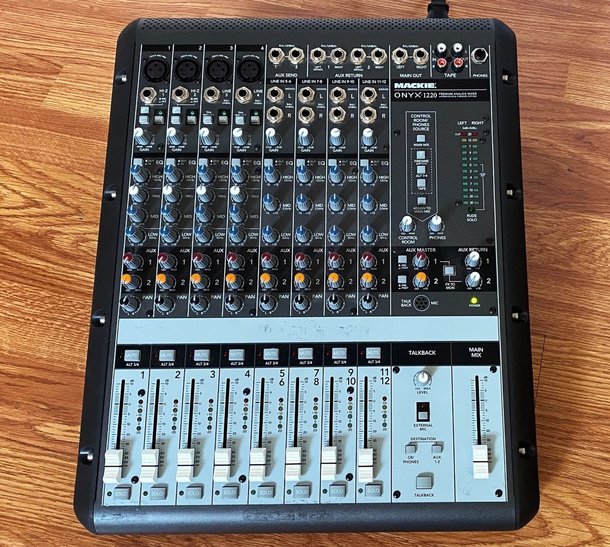 Mackie Onyx 1220 12 Channel Mic/Line Analog Mixer Fully Functional 