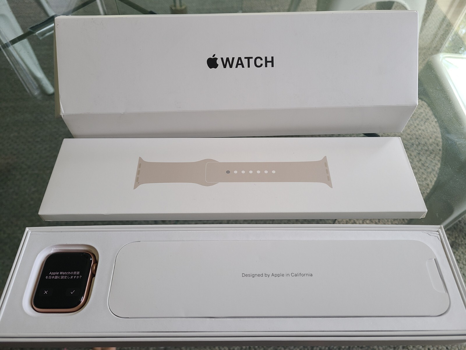 Apple Watch SE 40mm Gold Case Starlight Band MKQ03LL/A Mint Condition-image