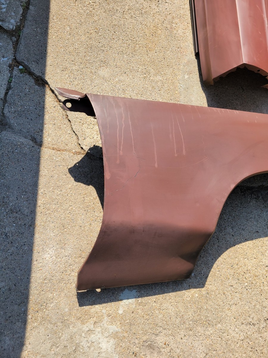 NOS GM USA 1970 OLDSMOBILE 88 98 RH FRONT FENDER 404050 WITH CORN