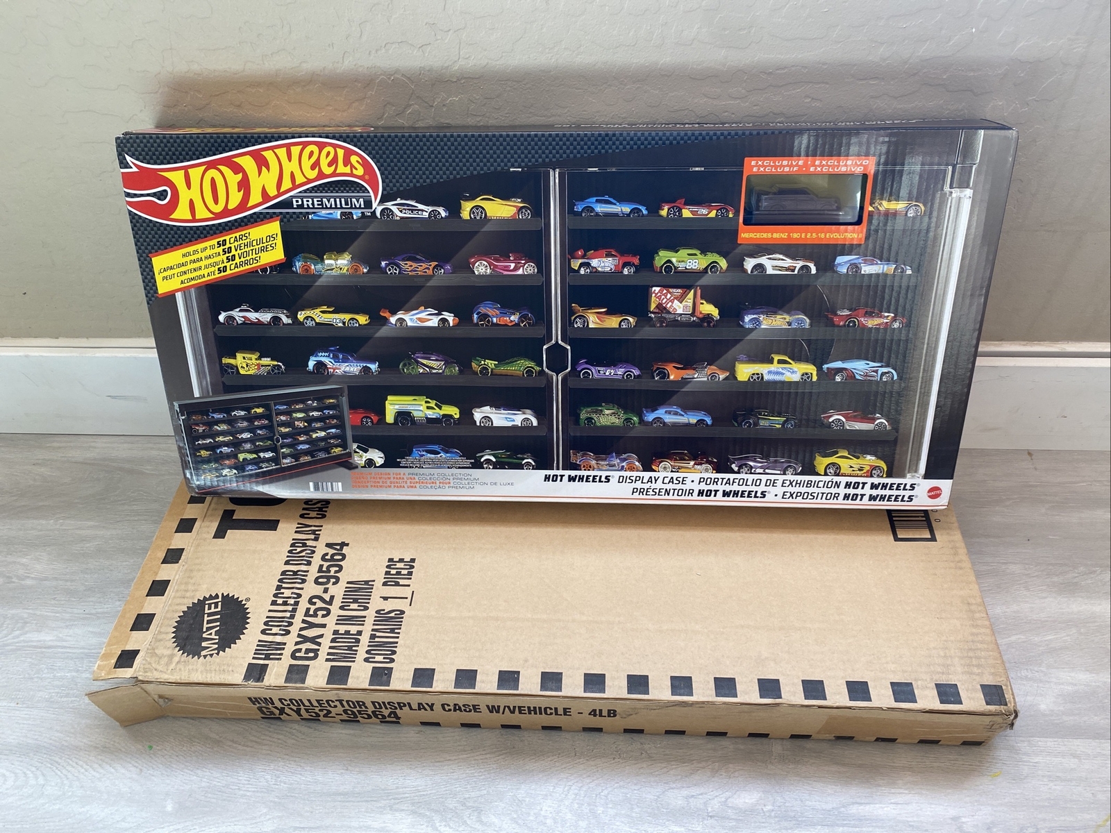 Hot Wheels Premium Display Case with Exclusive MercedesBenz 190E NIB eBay