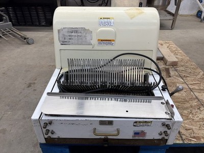 Berkel MB 7/16 Countertop Bakery Bread Loaf Slicer 115v