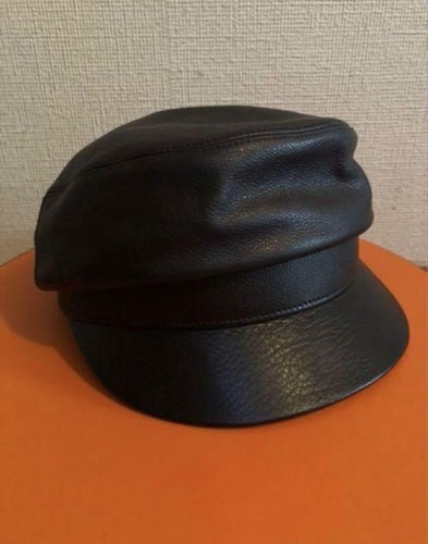 HERMES leather newsboy cap