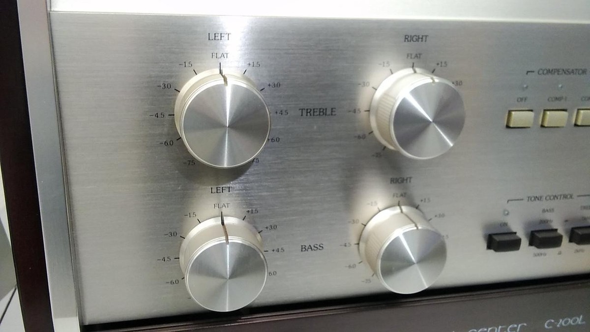 Accuphase C-200L ACCUPHASE Model Number: C-200L Control Amplifier