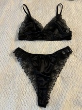VTG Beautiful Black Satin Bra With Flower Embroidery And Panties Set Size L