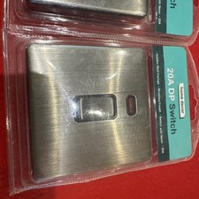 EXCLUSIVE PROMOTION Screwless Flat plate 20 Amp DP Switch with Neon