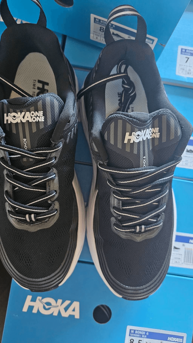 Hoka Men display picture 1
