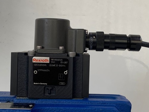 Rexroth / Proportional Directional Control Valve / R901551388 / 4WRDE25VN350L-60 - Picture 10 of 17